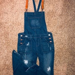 Adorable hart overalls